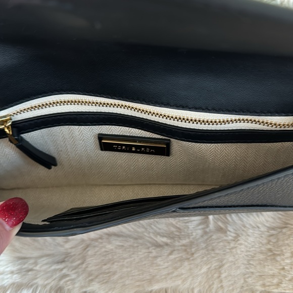 Clutch - Picture 5 of 6